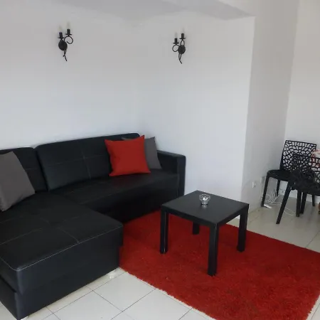 Algarve,t2 With Wonderfull Terrace,
